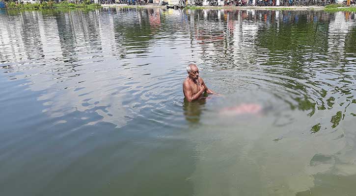 বাগেরহাটে পুকুরে ভাসছিল নারীর মরদেহ